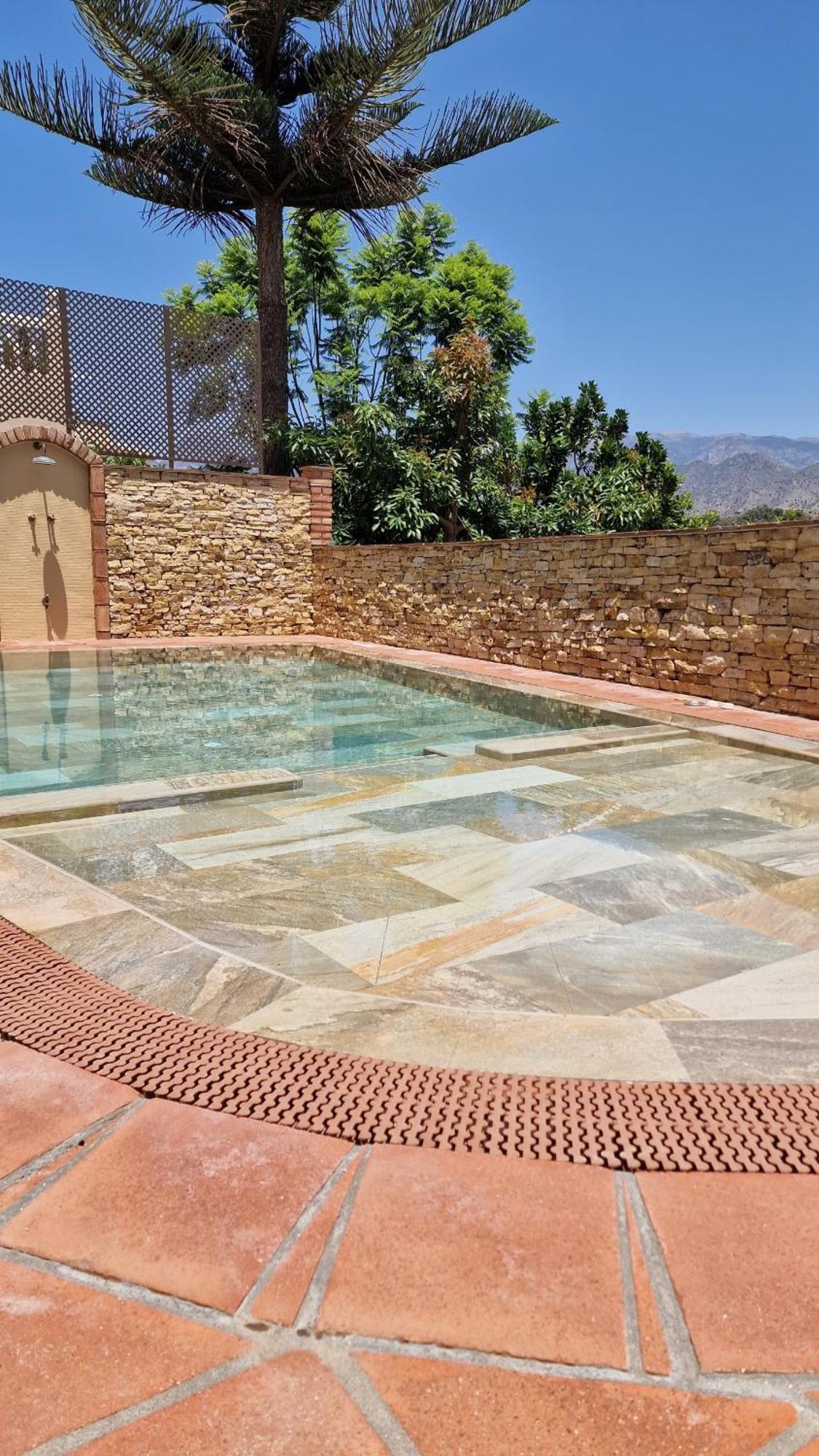 Villa Deluxe Nerja Silhouse Exterior photo